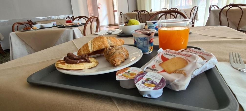 מיסאנו אדריאטיקו Hotel Franca מראה חיצוני תמונה