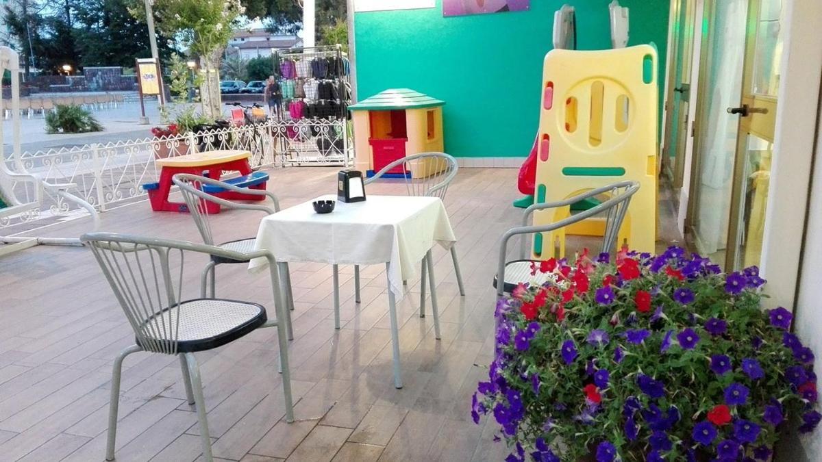 מיסאנו אדריאטיקו Hotel Franca מראה חיצוני תמונה